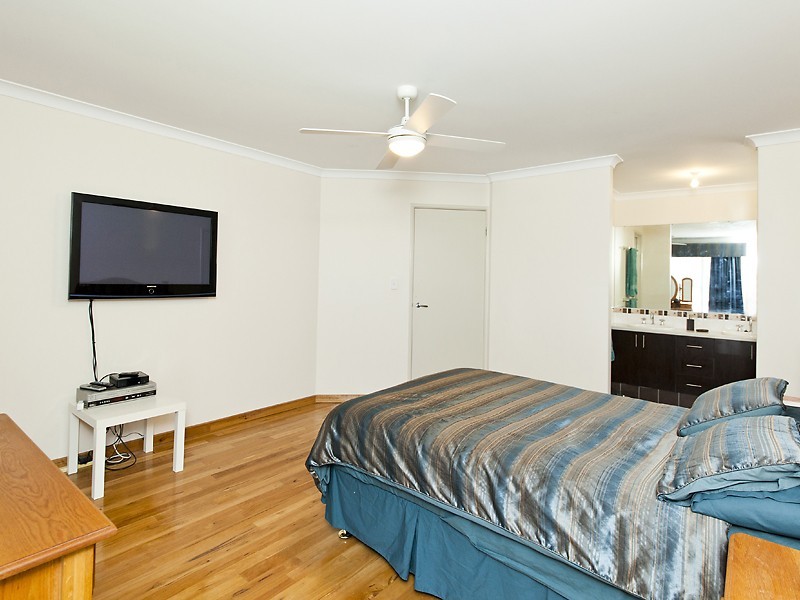 16 Benooka Grange, Lakelands WA 6180