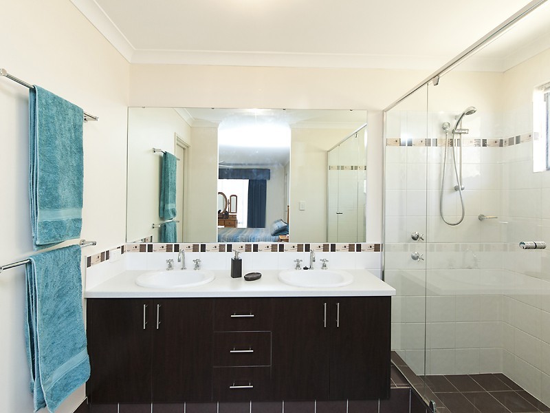 16 Benooka Grange, Lakelands WA 6180