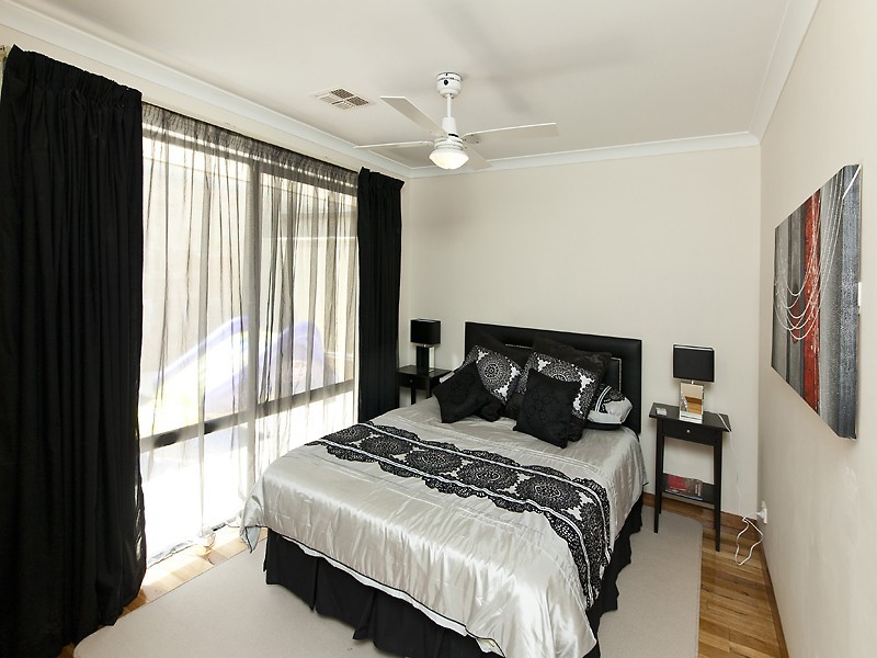 16 Benooka Grange, Lakelands WA 6180