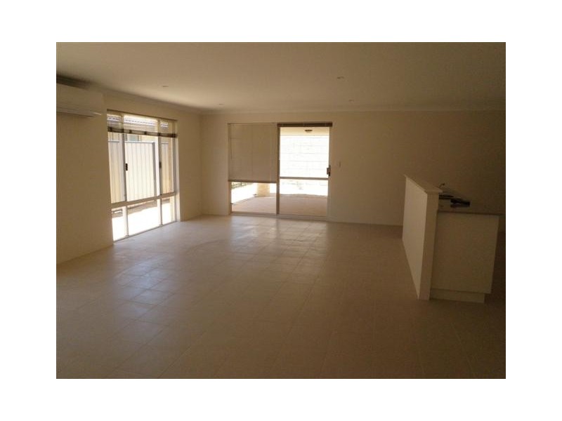 305 Pebblebeach Blvd, Meadow Springs WA 6210