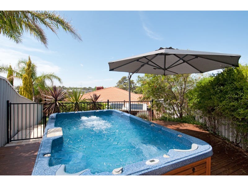 3 Howe Close, San Remo WA 6210