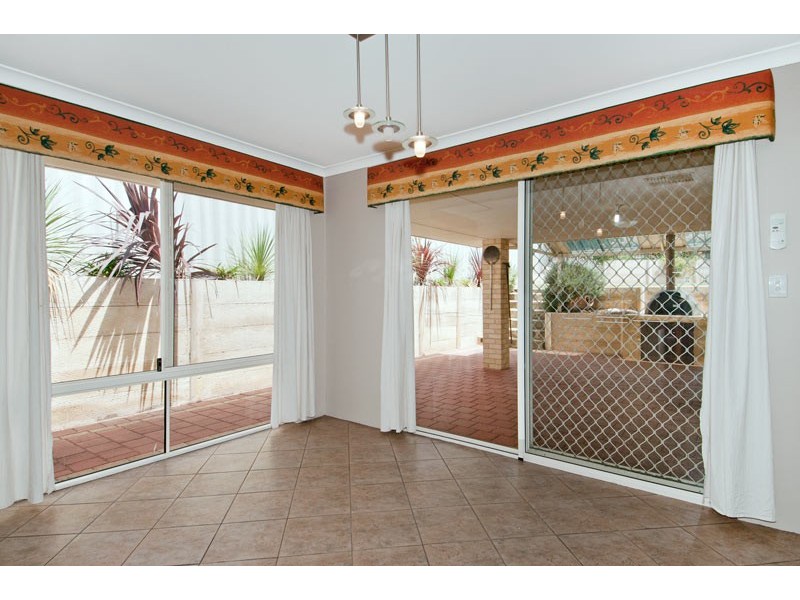 3 Howe Close, San Remo WA 6210