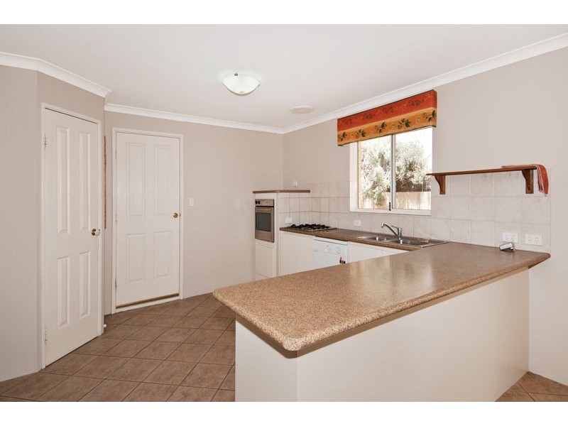 3 Howe Close, San Remo WA 6210