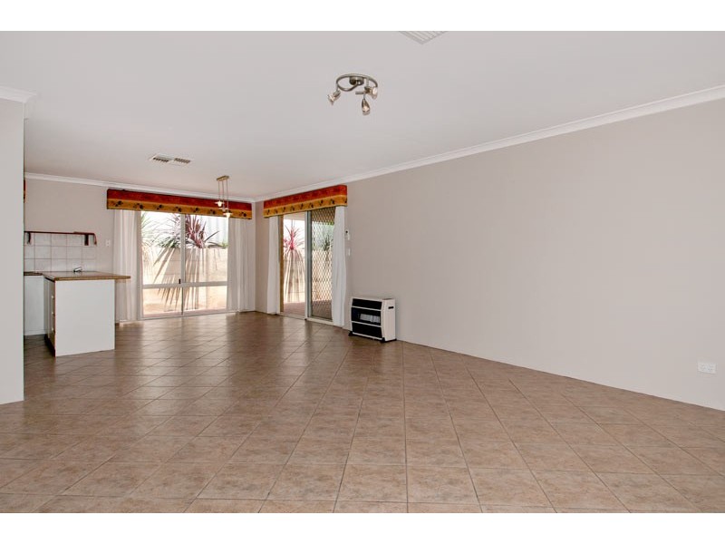 3 Howe Close, San Remo WA 6210