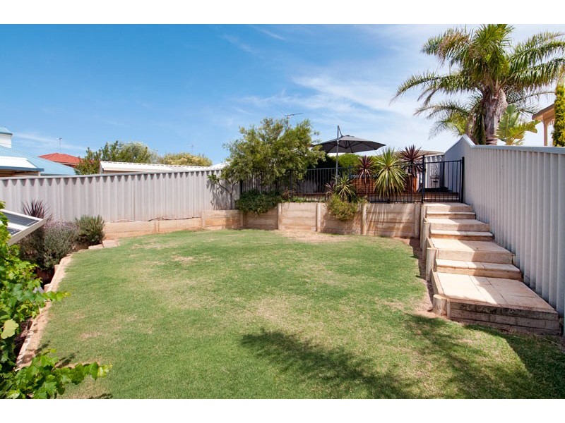 3 Howe Close, San Remo WA 6210