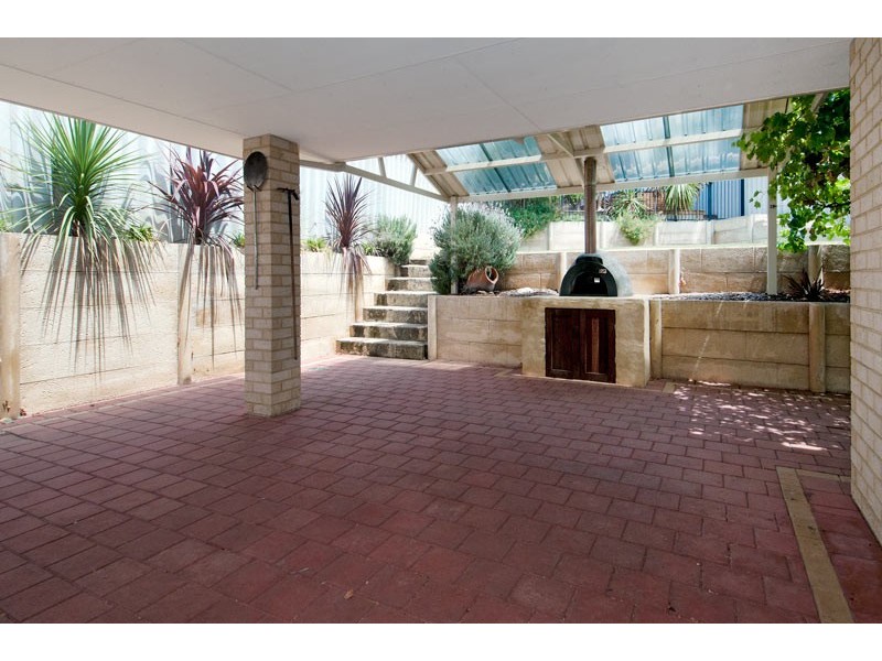 3 Howe Close, San Remo WA 6210