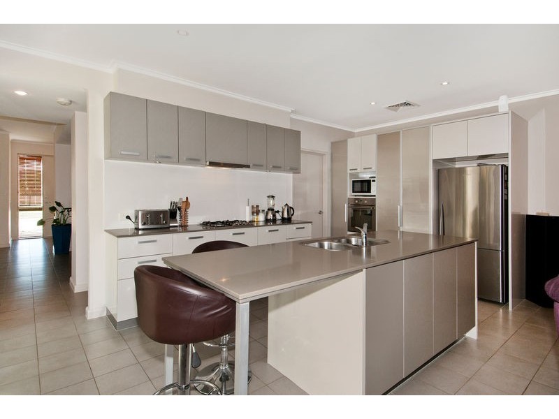 9 Malone Loop, Meadow Springs WA 6210