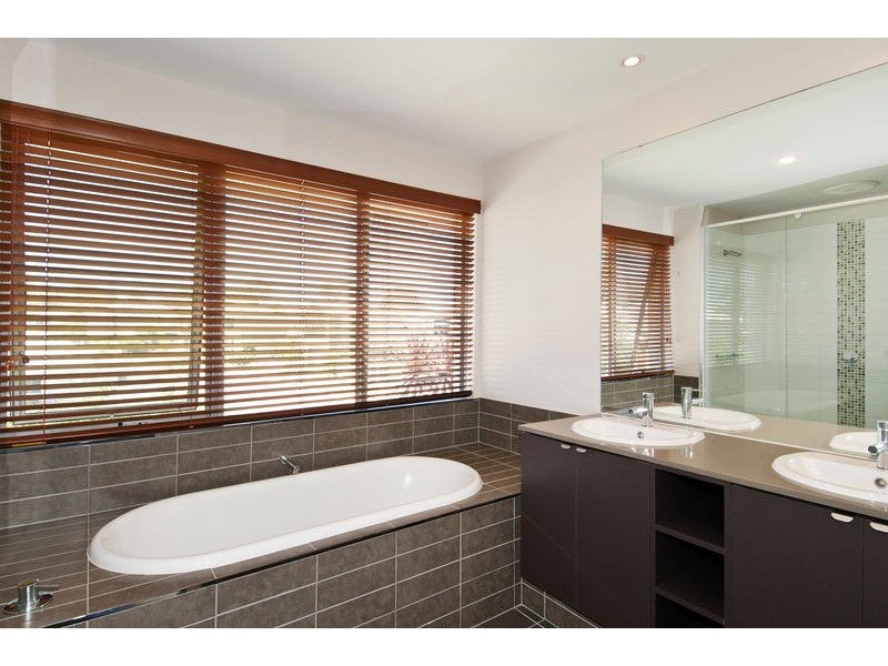 9 Malone Loop, Meadow Springs WA 6210