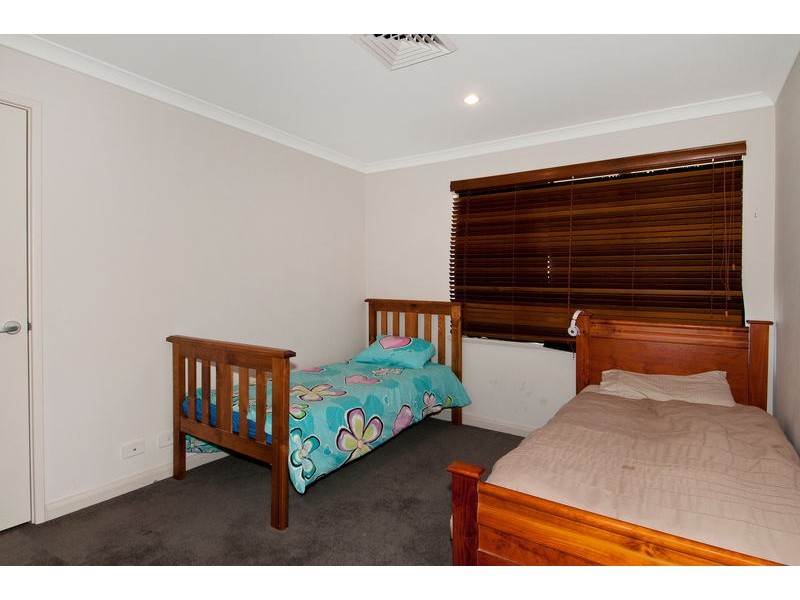 9 Malone Loop, Meadow Springs WA 6210