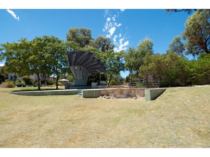 9 Malone Loop, Meadow Springs WA 6210