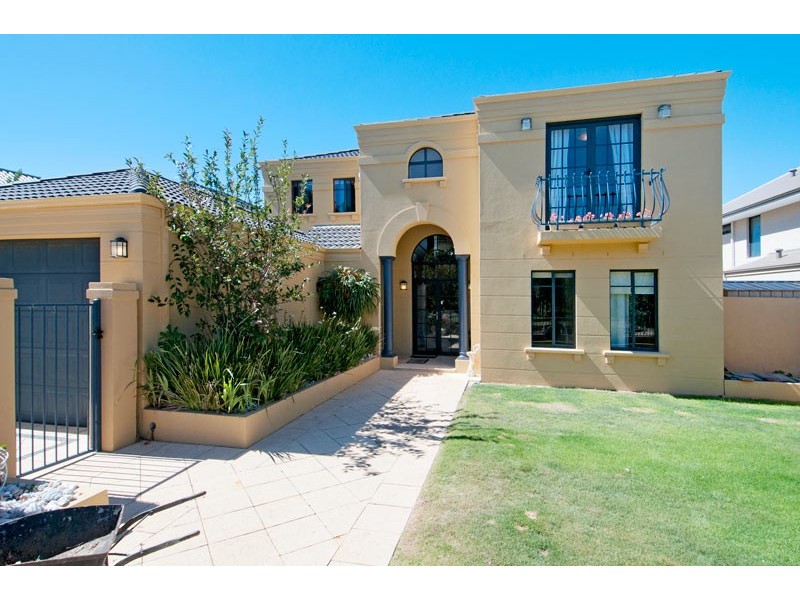 18 Santavea Mews, Halls Head WA 6210