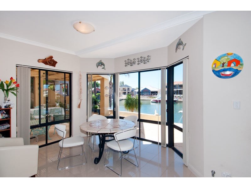 18 Santavea Mews, Halls Head WA 6210