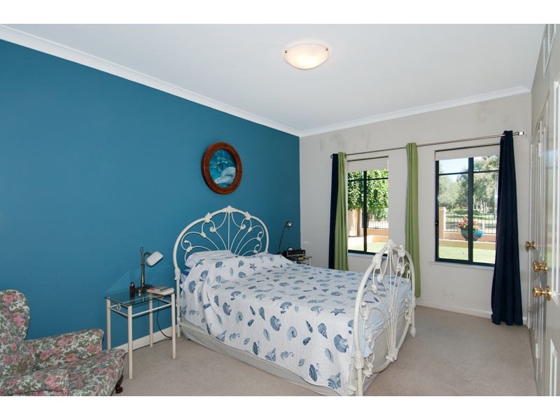 18 Santavea Mews, Halls Head WA 6210