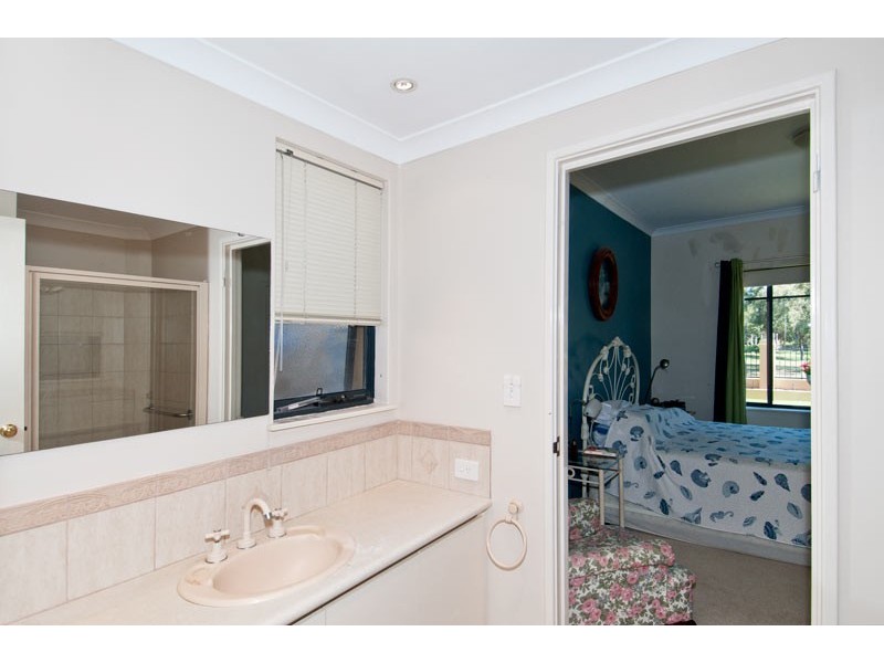 18 Santavea Mews, Halls Head WA 6210