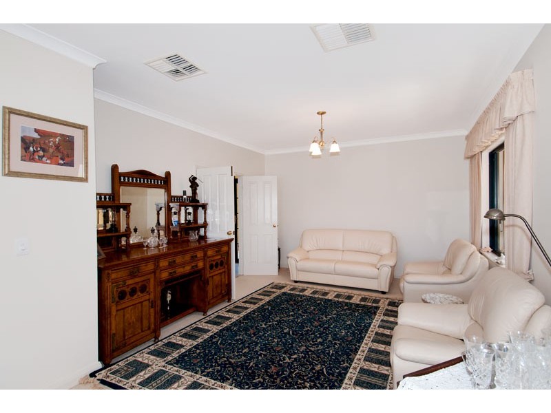 18 Santavea Mews, Halls Head WA 6210