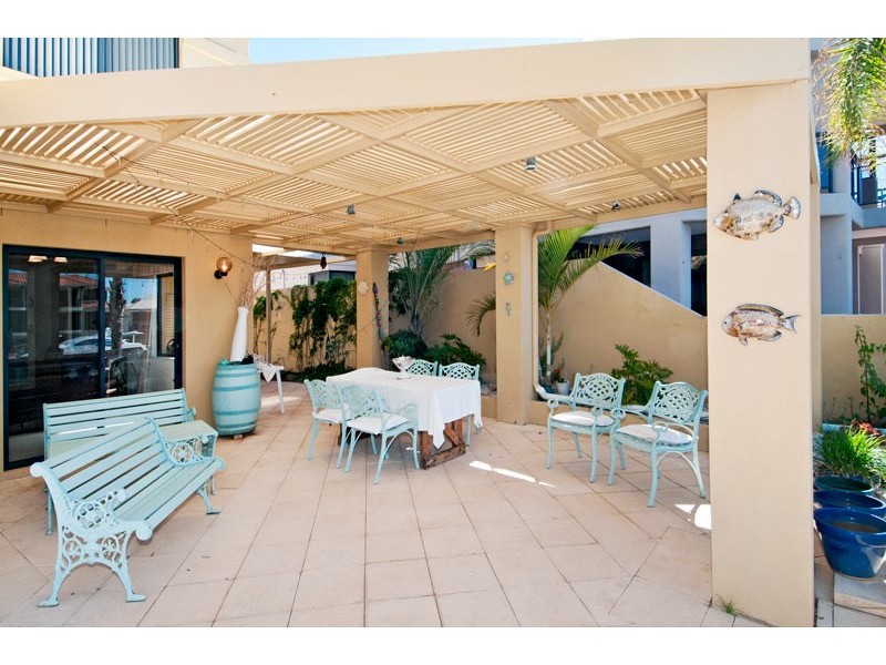 18 Santavea Mews, Halls Head WA 6210