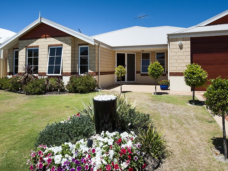 4 Mystery Way, Dudley Park WA 6210