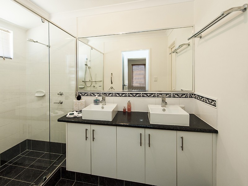 4 Mystery Way, Dudley Park WA 6210