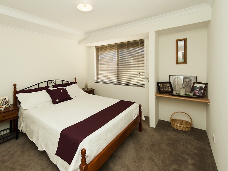 4 Mystery Way, Dudley Park WA 6210