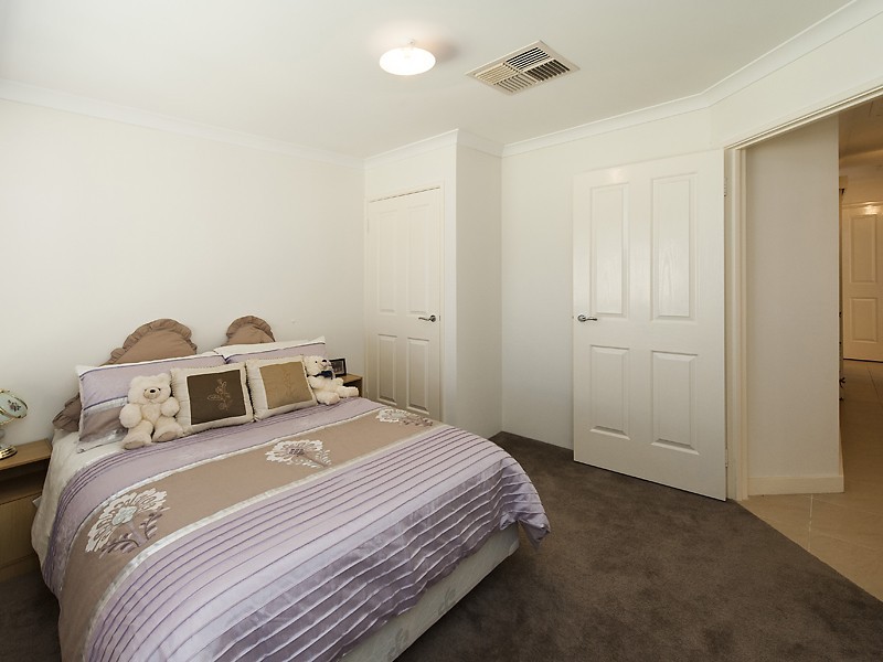 4 Mystery Way, Dudley Park WA 6210