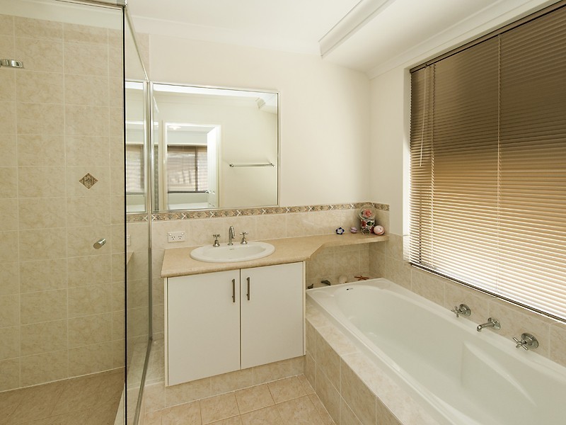 4 Mystery Way, Dudley Park WA 6210