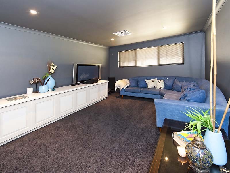 7 Conch Way, Wannanup WA 6210