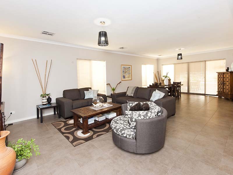 7 Conch Way, Wannanup WA 6210