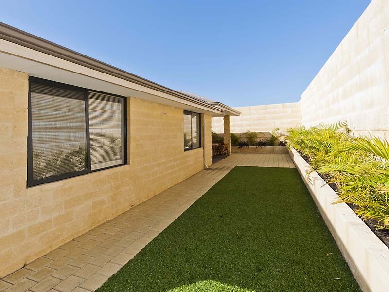 7 Conch Way, Wannanup WA 6210