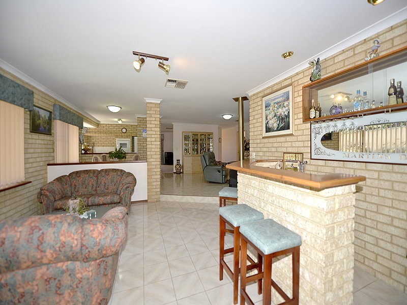 29 Yorrell Place, Halls Head WA 6210