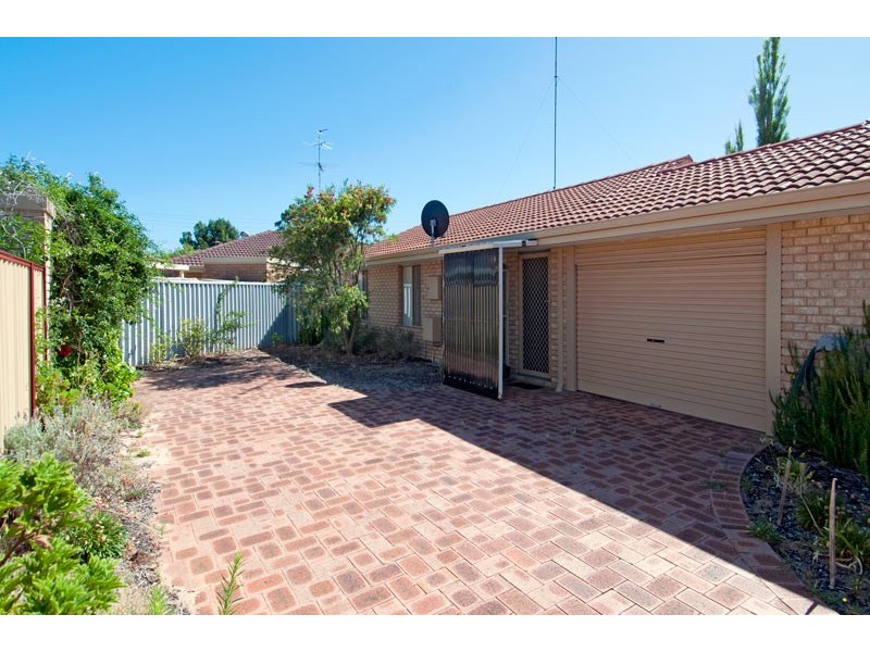 10/2 Loaring Street, Mandurah WA 6210