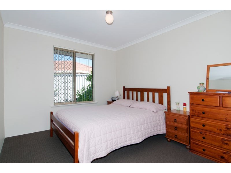 10/2 Loaring Street, Mandurah WA 6210