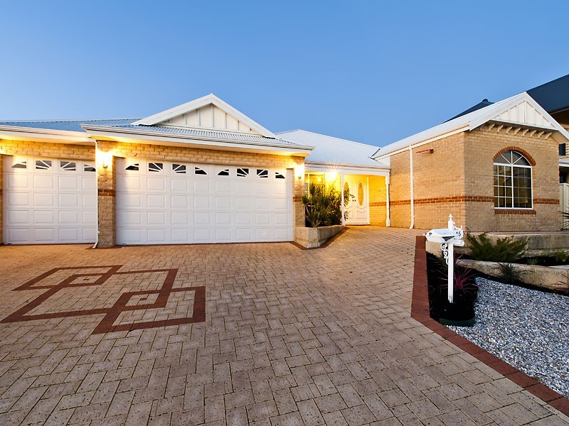 15 Australis Circle, Wannanup WA 6210