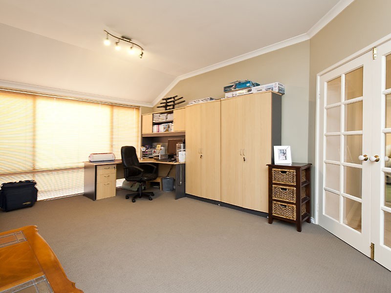 15 Australis Circle, Wannanup WA 6210