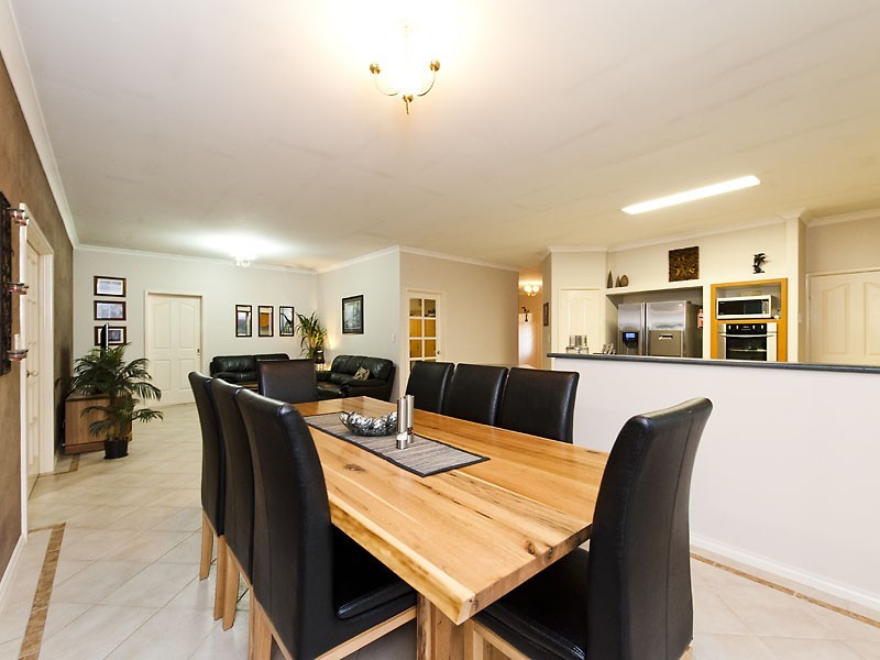 15 Australis Circle, Wannanup WA 6210