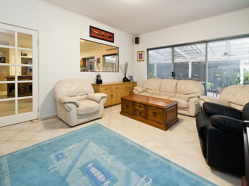 15 Australis Circle, Wannanup WA 6210