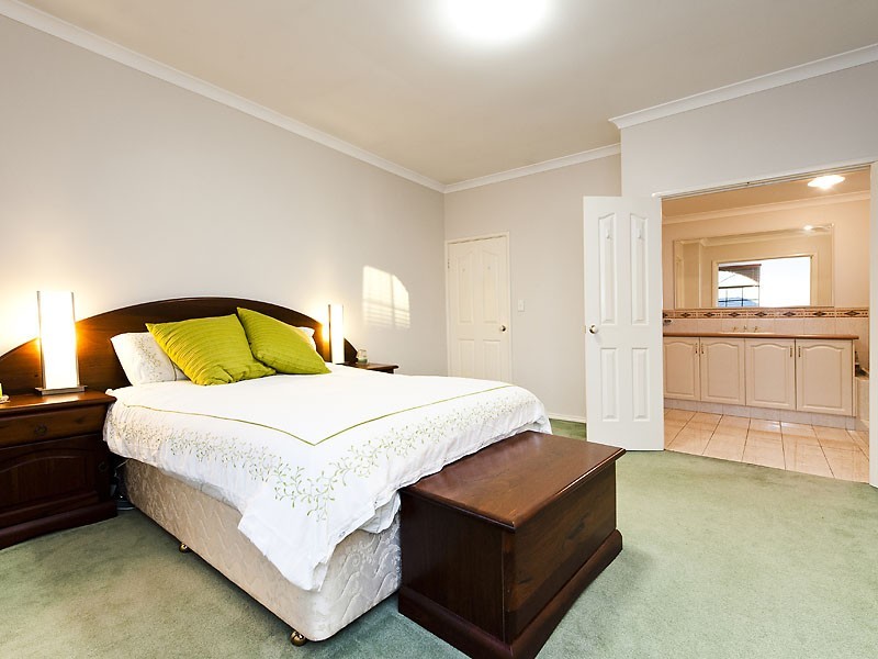 15 Australis Circle, Wannanup WA 6210