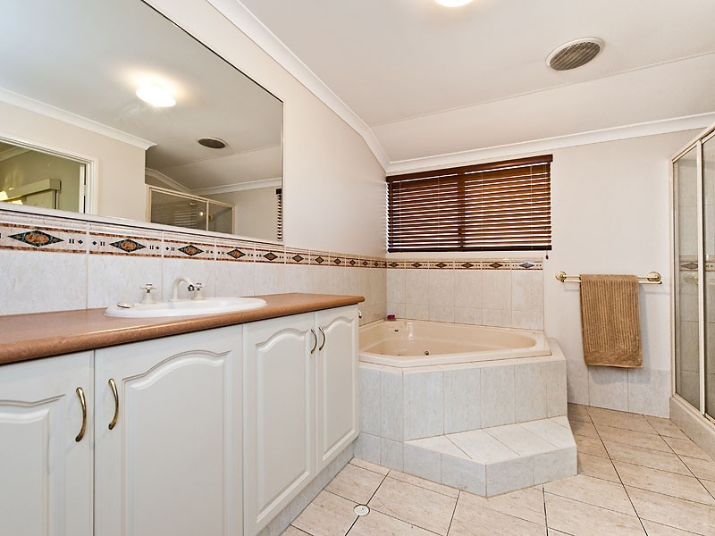 15 Australis Circle, Wannanup WA 6210