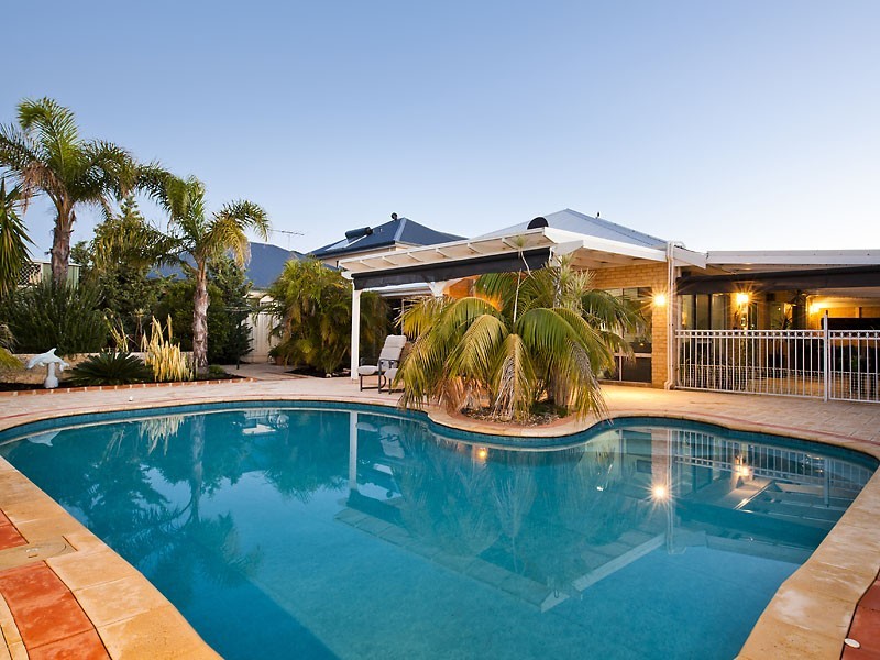 15 Australis Circle, Wannanup WA 6210
