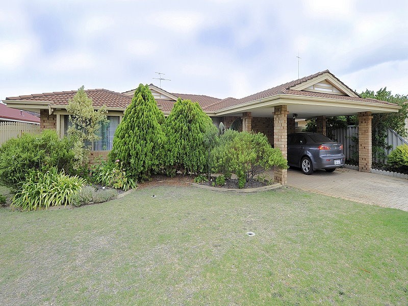 24 Peron Place, San Remo WA 6210