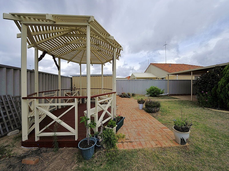 24 Peron Place, San Remo WA 6210