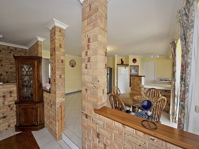 24 Peron Place, San Remo WA 6210