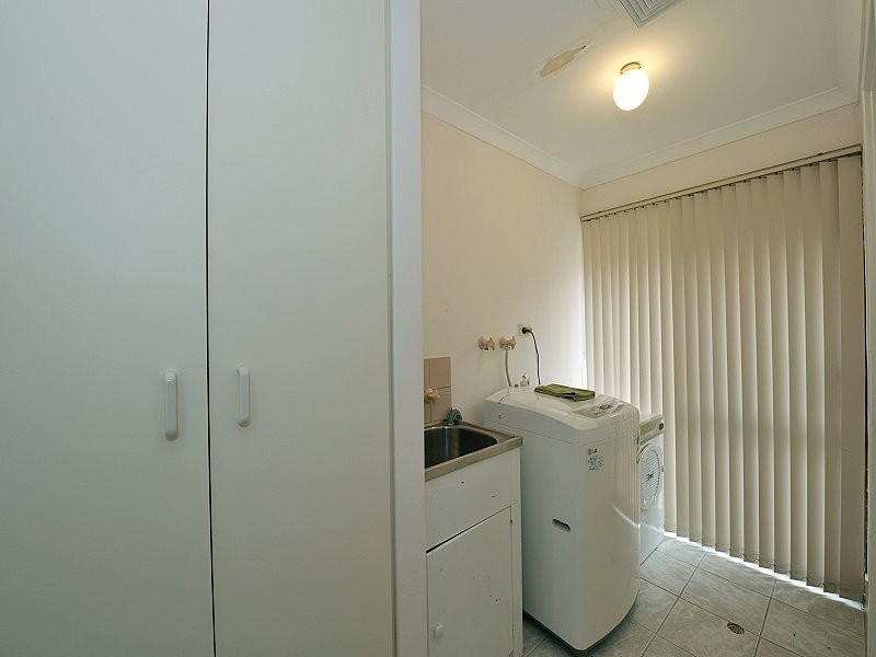 24 Peron Place, San Remo WA 6210