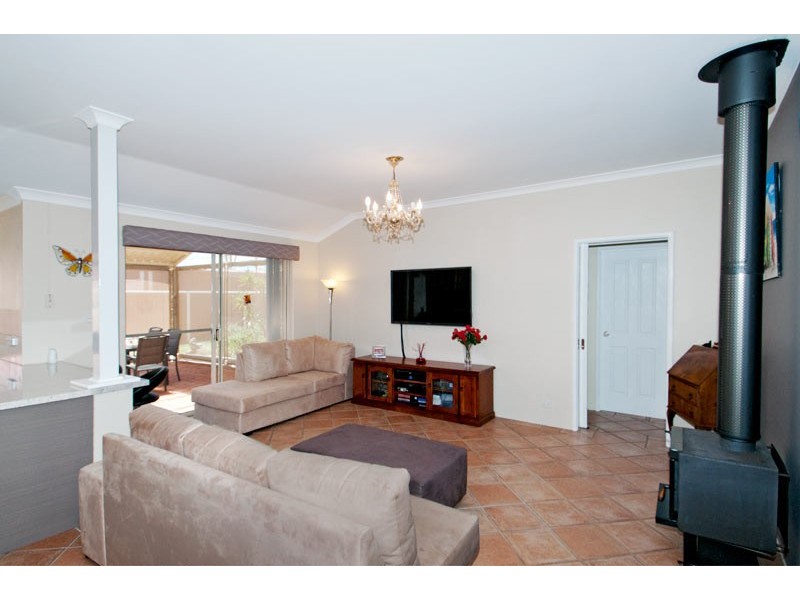 15 Pyrford Ramble, Erskine WA 6210