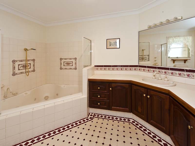 3 Maldon Place, Parklands WA 6180