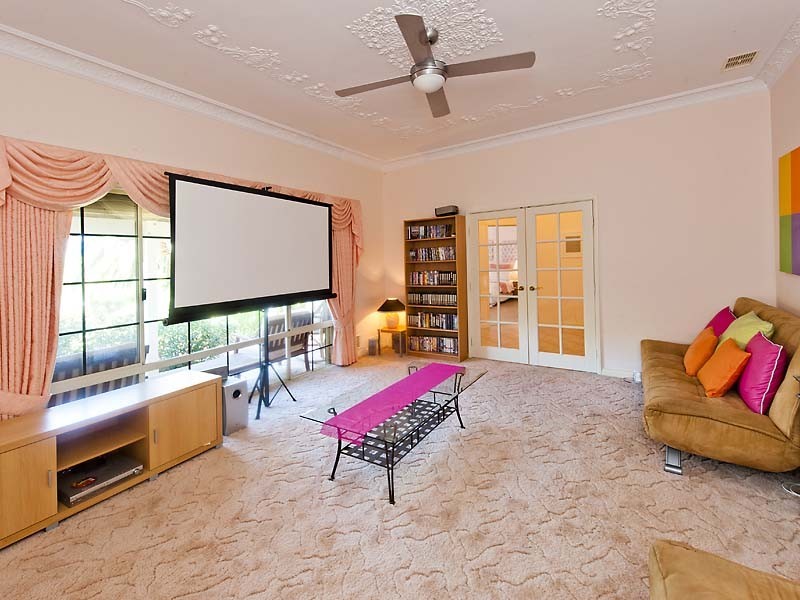 3 Maldon Place, Parklands WA 6180