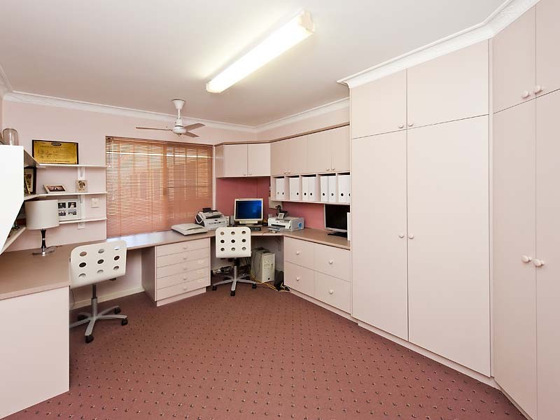 3 Maldon Place, Parklands WA 6180