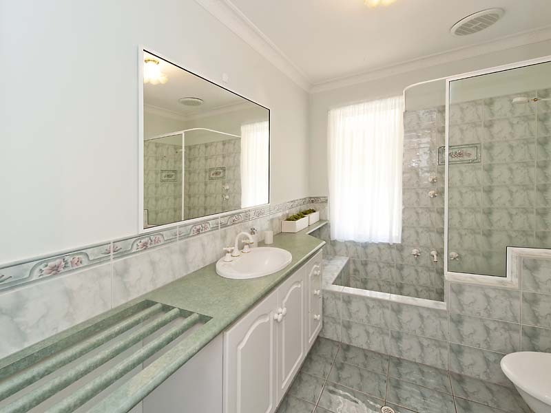 3 Maldon Place, Parklands WA 6180