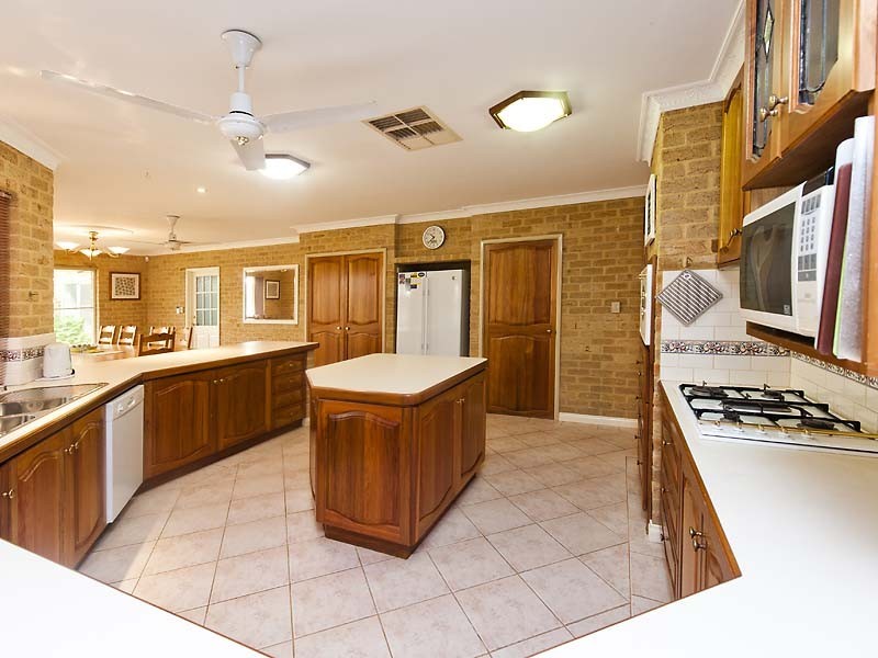 3 Maldon Place, Parklands WA 6180