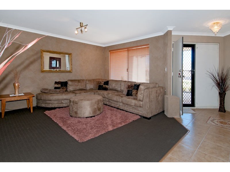 22 Banksiadale Gate, Lakelands WA 6180
