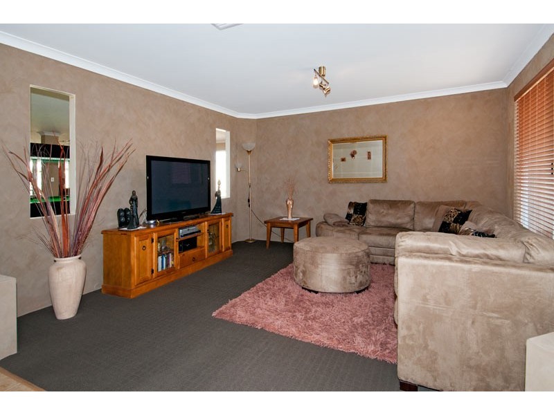 22 Banksiadale Gate, Lakelands WA 6180